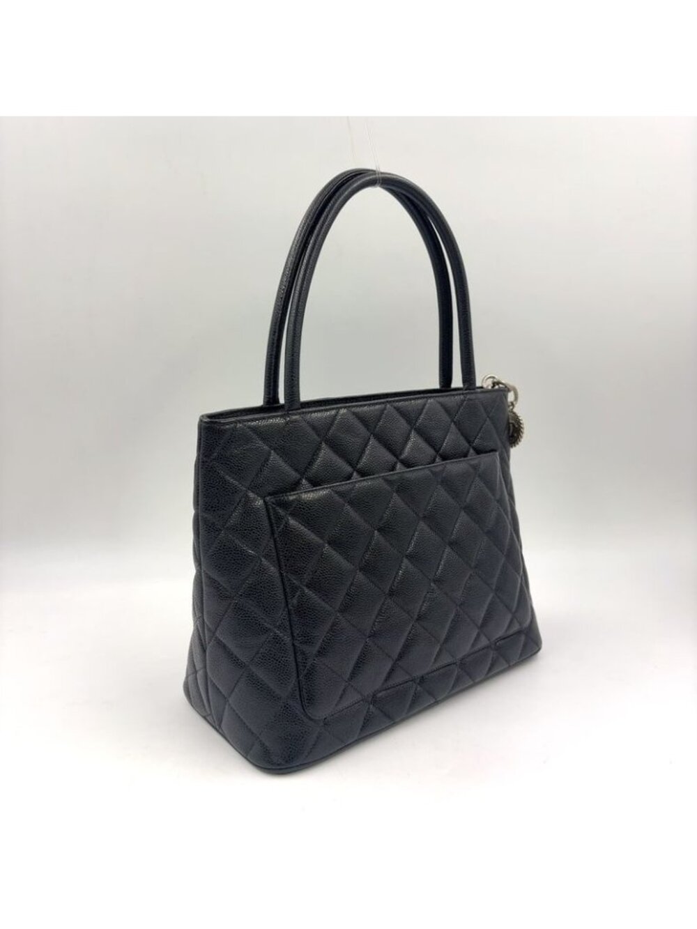 Chanel CC Logo Reprint Caviar Leather Black Tote Gold - Picture 2 of 15